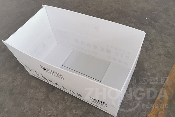 中空板箱價格與紙箱相比有優(yōu)勢嗎？